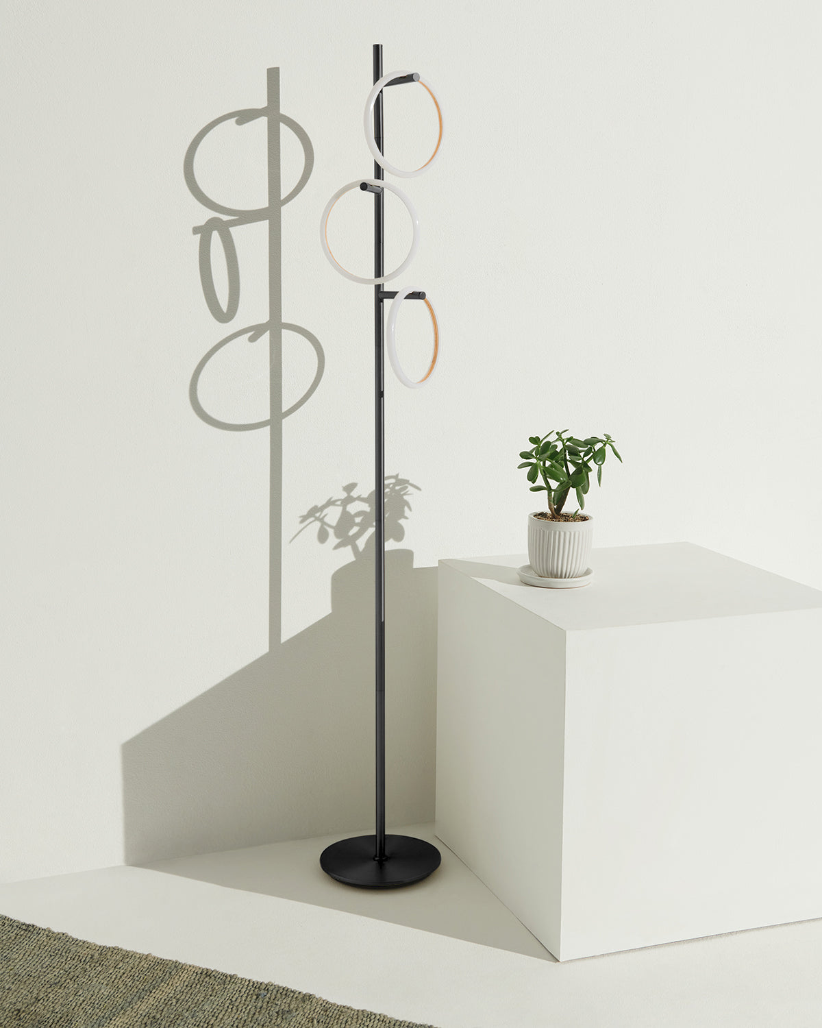 Saturn Floor Lamp